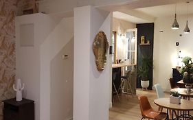 Les Bories In The City - Bed & Breakfast